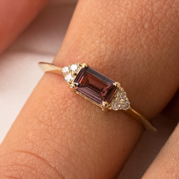 Gümüş Yüzük - Smoky Taşlı Zümrüt Kesim Modern Tasarım 925 Ayar Gümüş Yüzük - Image 1