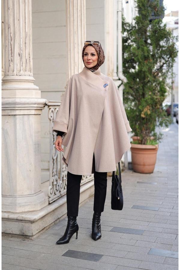 Kadeem Yakası Trikolu Panço Bej - Image 1