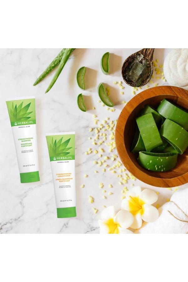 Herbalife Güçlendirici, Renk Koruyucu Şampuan Ve Saç Kremi (Mağazamda Tüm Ürünler %100 Orijinaldir) - Image 1
