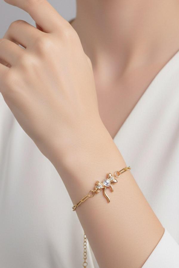 Altın Renk Kalp Fiyonk Model Ataç Zincir Çelik Bileklik - 3670 - Image 1