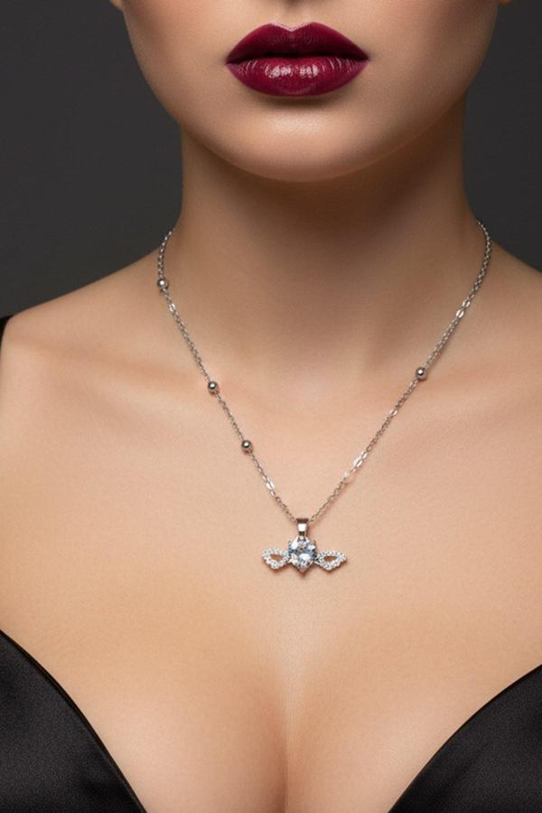 Gümüş Renk Beyaz Kalp Taş Kalp Model Top Zincir Çelik Kolye -  3779 - Image 1