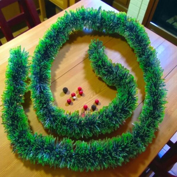 BOYUN SİMİ 2 METRE AÇIK YEŞİL YILBAŞI BOYUN SİMİ YUMUŞAK GARLAND YILBAŞI SÜSLEMELERİ - Image 1