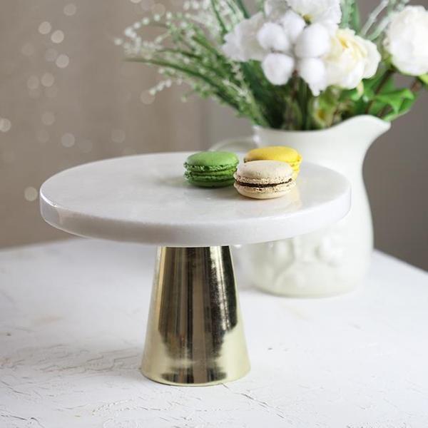 Akayev Mermer 28 Cm Altın Konik Ayak Beyaz Kalın Sunum Tabağı - Image 1