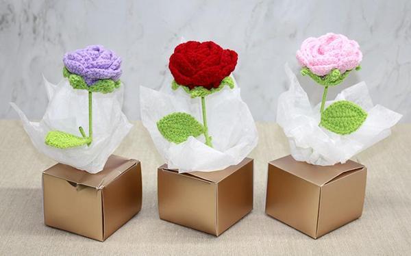 Kutulu Tekli El Örgüsü Gül Kutulu - Image 1