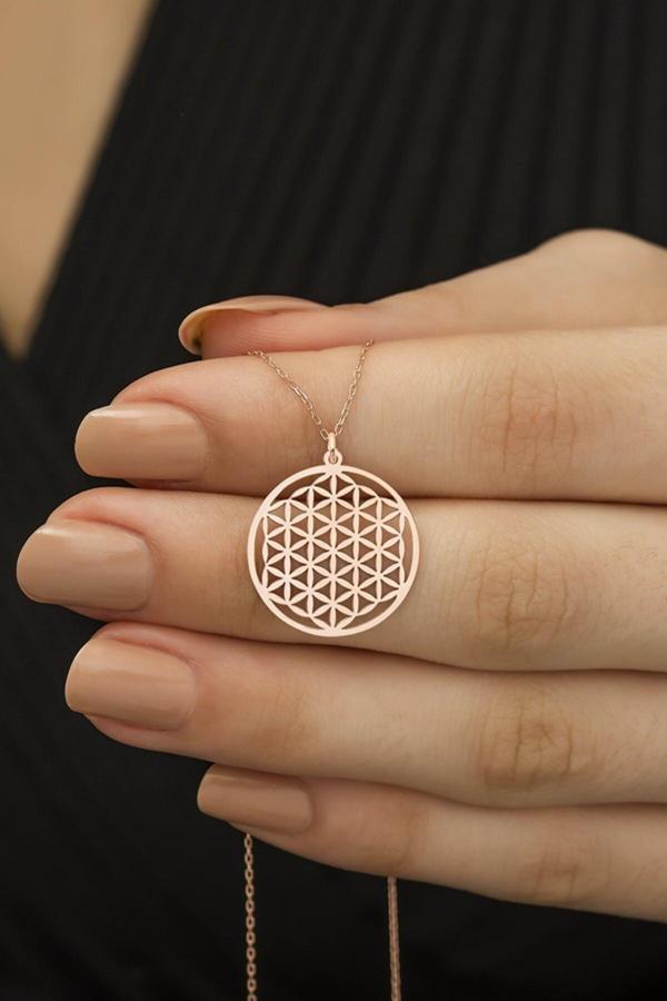 Market Of Universe Kadın 925 Ayar Gümüş Yaşam Çiçeği Rose Kolye - Image 1