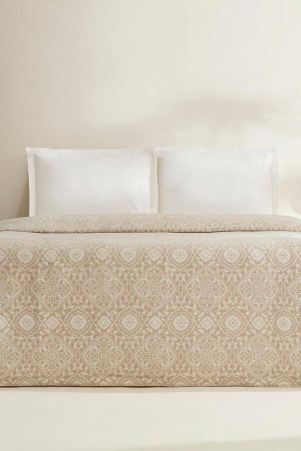 Karaca Home Ansel Çift Kişilik Akrilik Battaniye Açık Kahve - Image 1