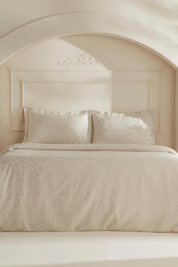 Karaca Home Venessa Çift Kişilik Nevresim Takımı Ekru  - Image 1