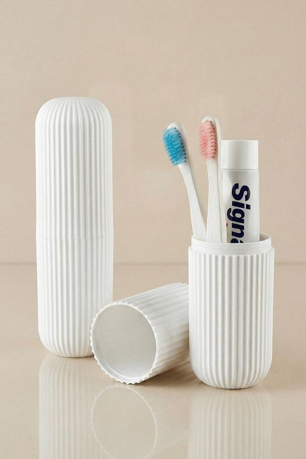 Beyaz - Seyahat Tipi Diş Fırçası, Makyaj Malzemesi Saklama Kabı, Çok Amaçlı Aksesuar Organizeri - Image 1