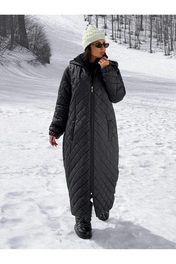 Borcka Tekstil Siyah Kapüşonlu Şişme Mont - Image 1