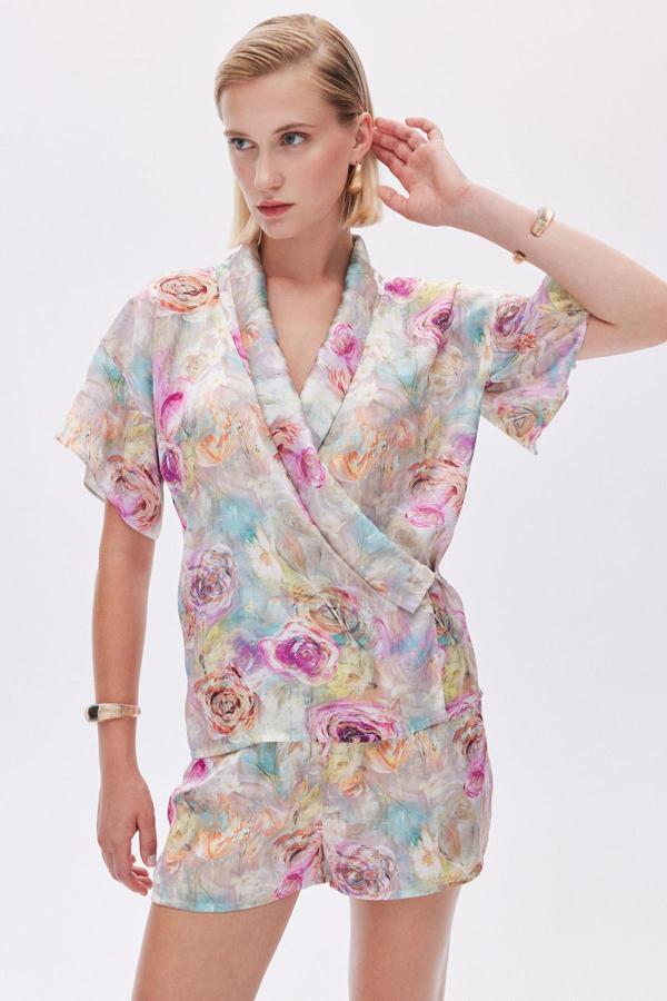 Marguerite Desenli Kruvaze Kısa Saten Pijama Takımı - Image 1