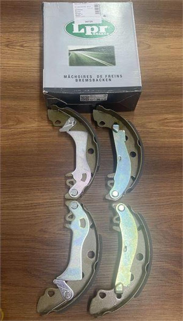 ARKA PABUÇ BALATA M131 DKŞ 1.6 79-93- KARTAL 1.6 - R12 1.4 79-93(YAPIŞTIRMA)(CIRCIR TAMİR TAKIMLI   ÇAP=228,6X42 - Image 1