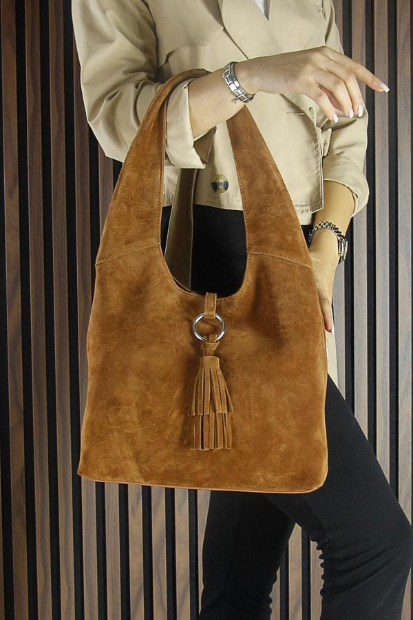 Erkan Saçmacı Taba Hakiki Dana Süet Püsküllü Manyetik Kapaklı Orta Boy Günlük Omuz Çantası - Image 1