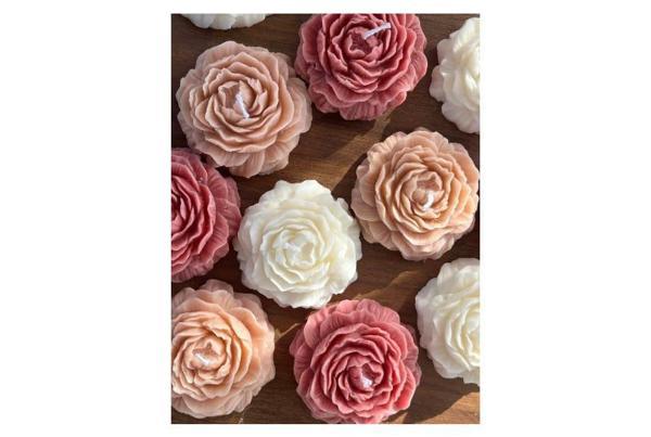 El Yapımı Kokulu gül figürlü Dekoratif Mum 3 adet - Image 1