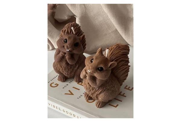 El Yapımı Kokulu sincap figürlü Dekoratif Mum 2 adet - Image 1