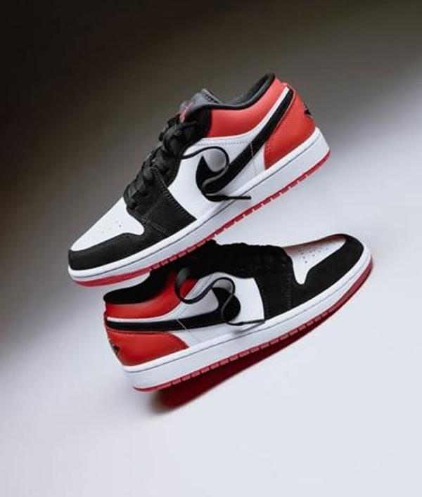 NİKE Air Jordan 1 Low SE 'Black Toe' Erkek Basketbol Ayakkabısı-SPORTXOUTLET - Image 1