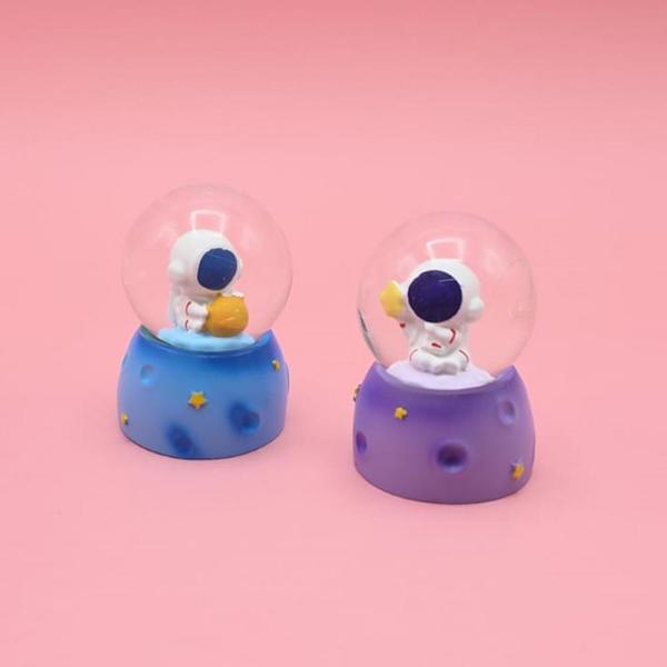 Işıklı Mini Sevimli Astronot Kar Küresi 1 Adet - Image 1