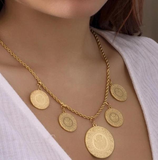 Bujiteri Takı Altın Görünümlü Beşi BİR Yerde Kolye (Halat Zincirli) - Image 1