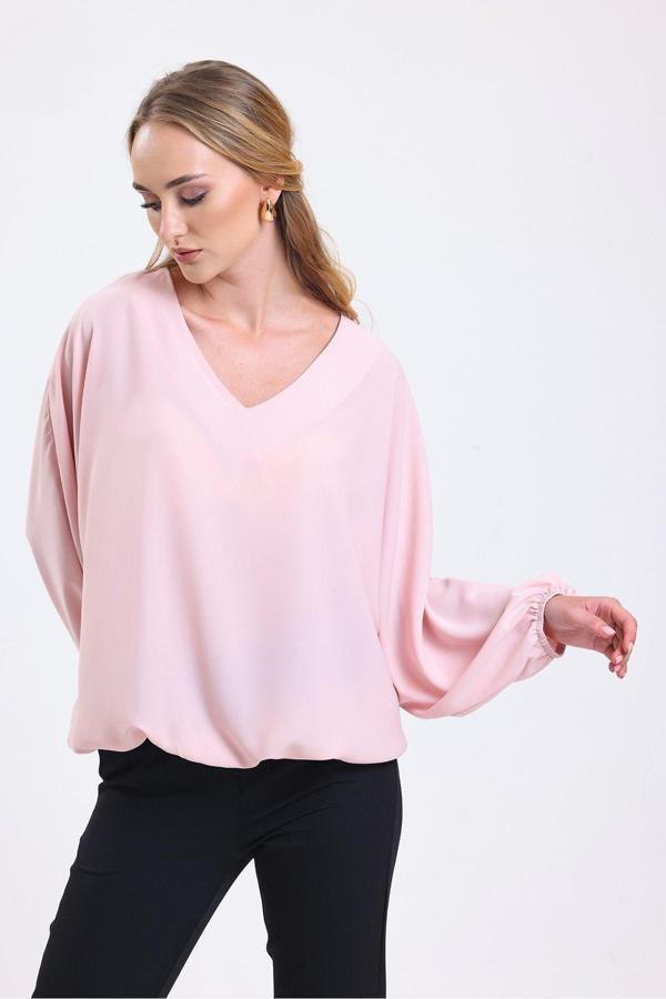 Sense Yakası Pervazlı Etek Ucu Lastikli Jesika Bluz Pudra Blz34815
Blz34815 - Image 1