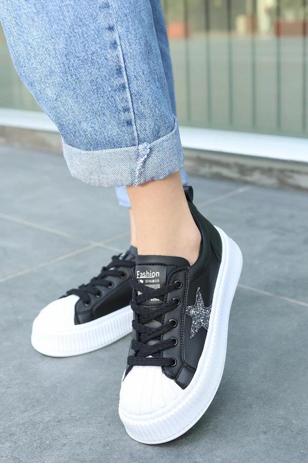 Piata Siyah Cilt Beyaz Tabanlı Bağcıklı Spor Ayakkabı - Image 1