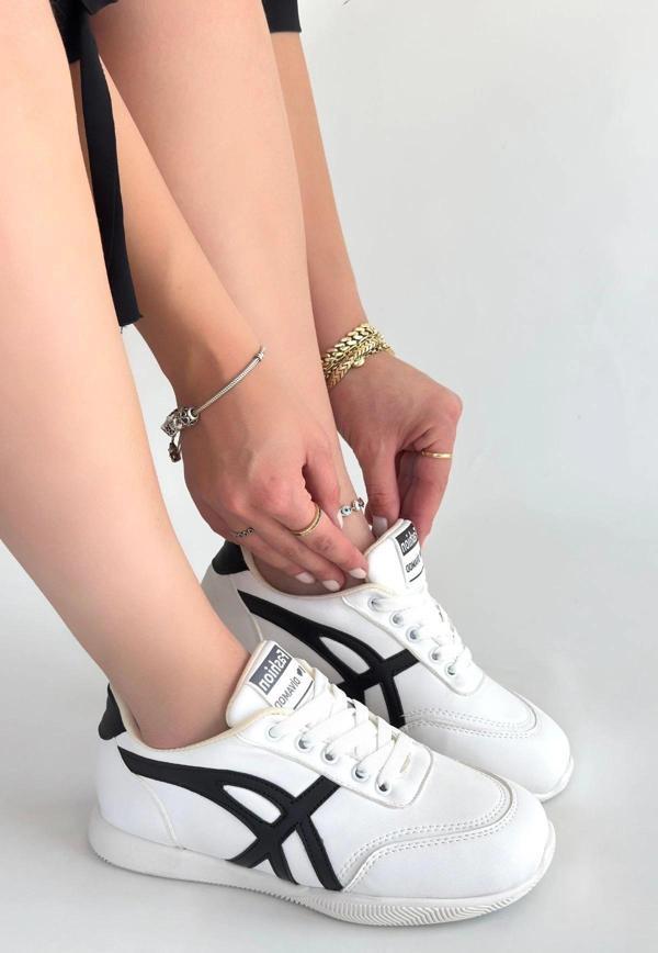 Zlay Beyaz Cilt Siyah Detaylı Bağcıklı Spor Ayakkabı - Image 1