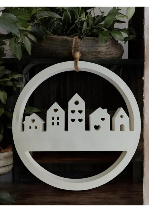 Ev Temalı Duvar Dekoru, Beyaz Renk Yüksek Kaliteli Malzeme El Yapımı Evler Temalı Yuvarlak Askılı Duvar Dekoru, Hediyelik Duvar Dekoru,Ev Dekoru - Image 1