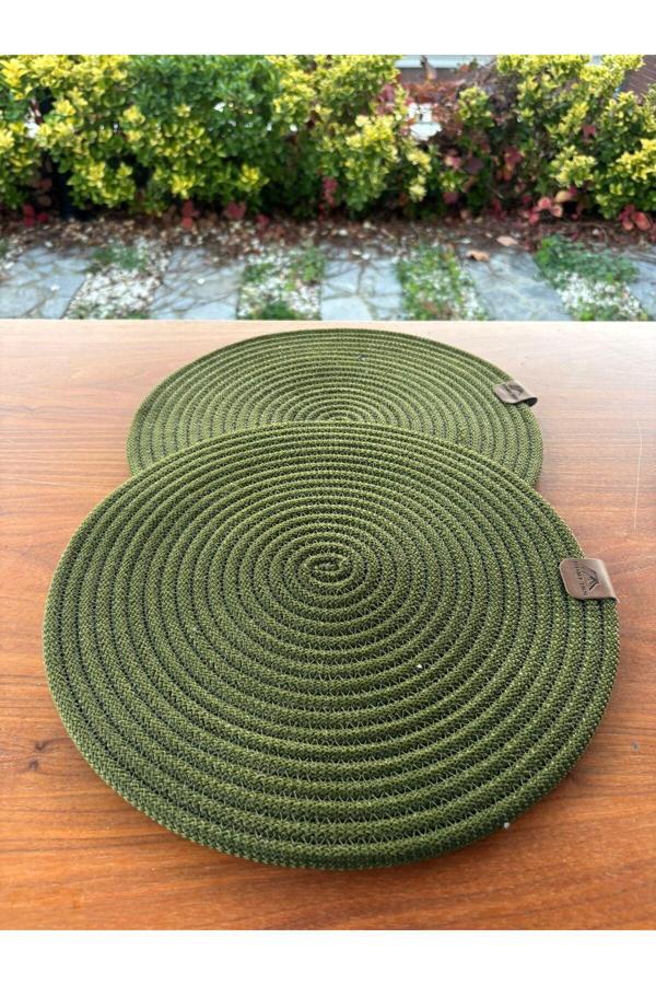 Home İnn Yeşil Yılbaşı Temalı Hasır Görünümlü Yuvarlak Supla – Leke Tutmaz, El Yapımı – 33X33 Cm - Image 1