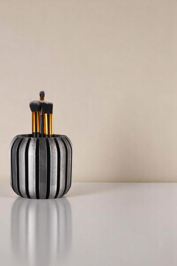 Makyaj Organizeri Makyaj Fırçalığı Makyaj Organizer Düzenleyici Altın Eskitme Renk Model 79 - Image 1