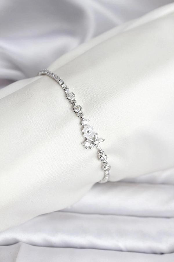 Çiçekli Model Zirkon Taşlı Gümüş Renk Su Yolu Kadın Bileklik - Image 1