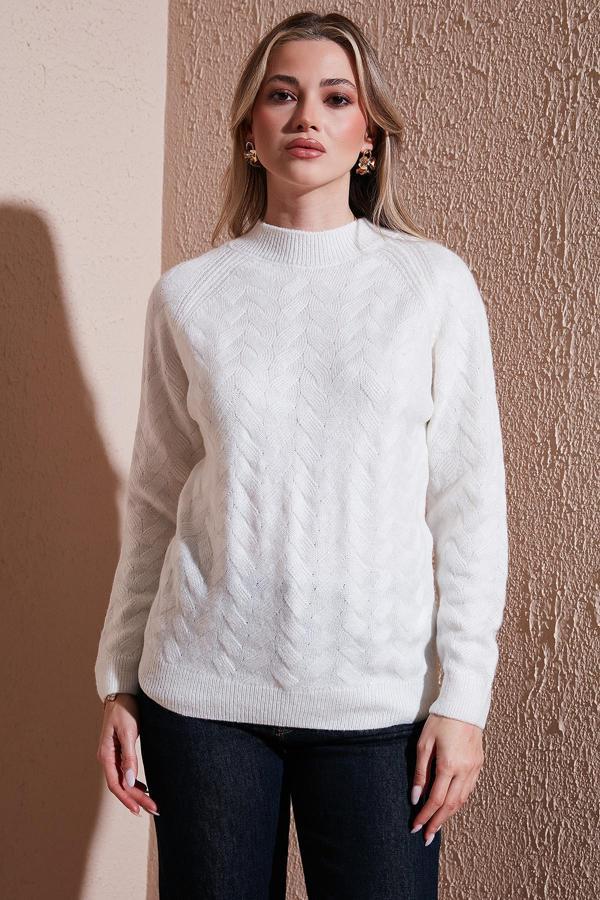 Fashion Friends Regular Fit Dik Yaka Örme Bayan Kazak 25K0069K1 EKRU - Image 1