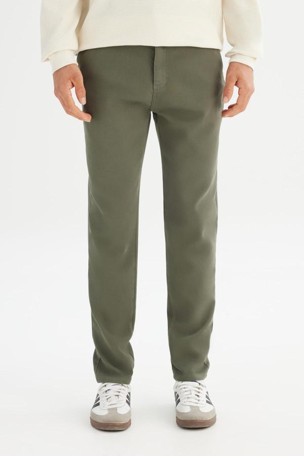 Lee Pamuklu Regular Fit Normal Bel Düz Paça Erkek Pantolon LM0400001 801 KOYU HAKİ - Image 1