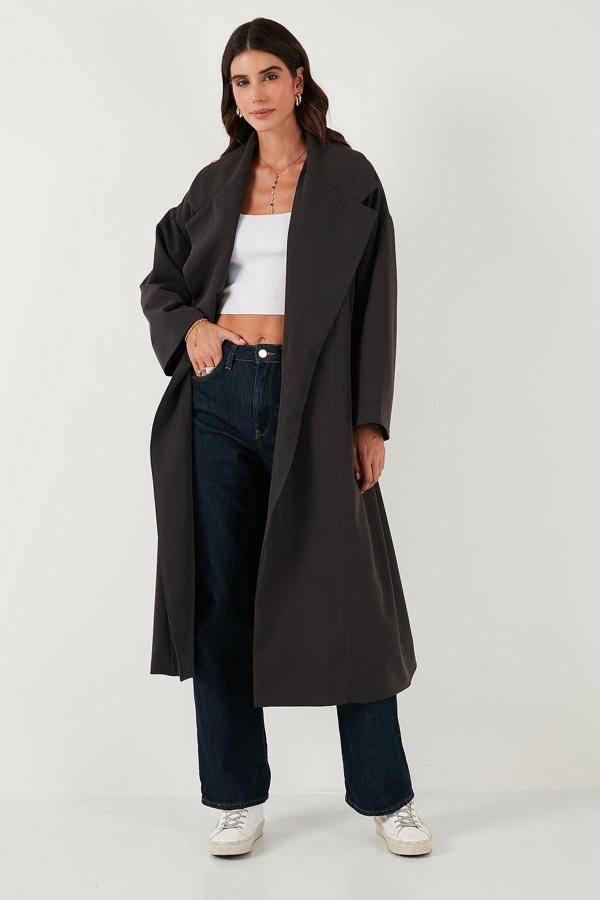 Lela Oversize Fit Kruvaze Yaka Kuşaklı Astarlı Bayan Trençkot 6839617 KOYU KAHVE - Image 1