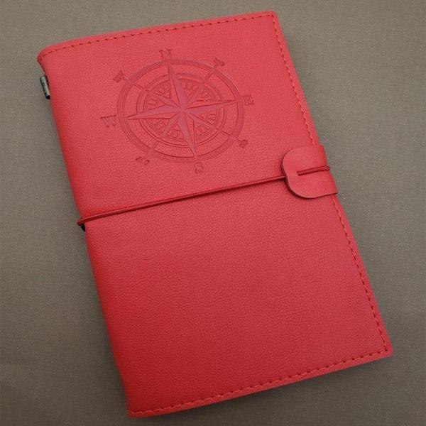 Pusula Tasarımlı Kırmızı Deri Defter - Image 1