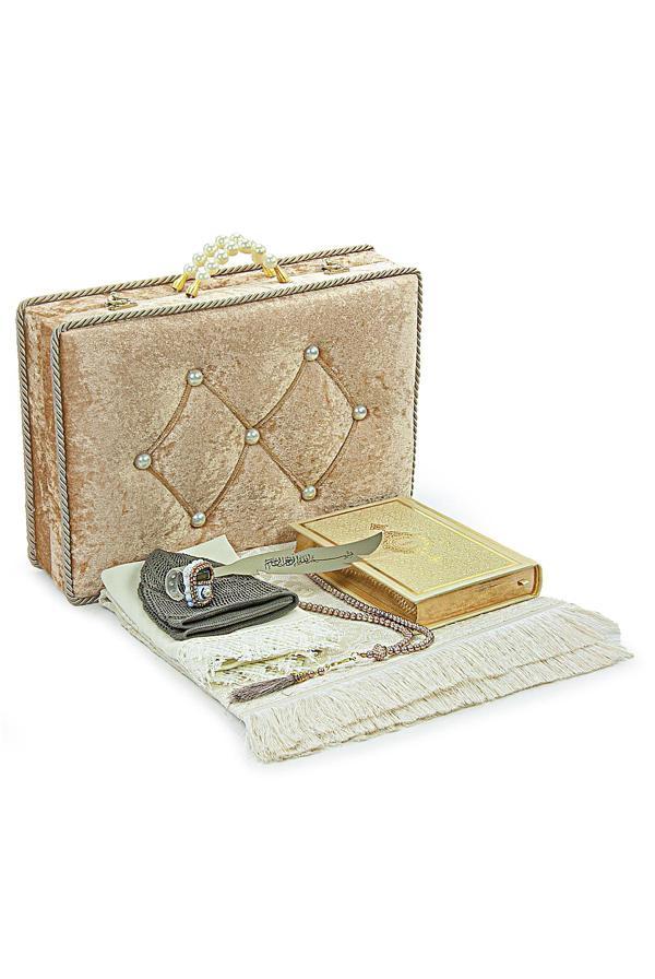 Sandıklı Çeyizlik Seccade Seti Damat Gelin Bohçasına Uygun Hediyelik Şal Kuranı Kerim Seti Gold - Image 1