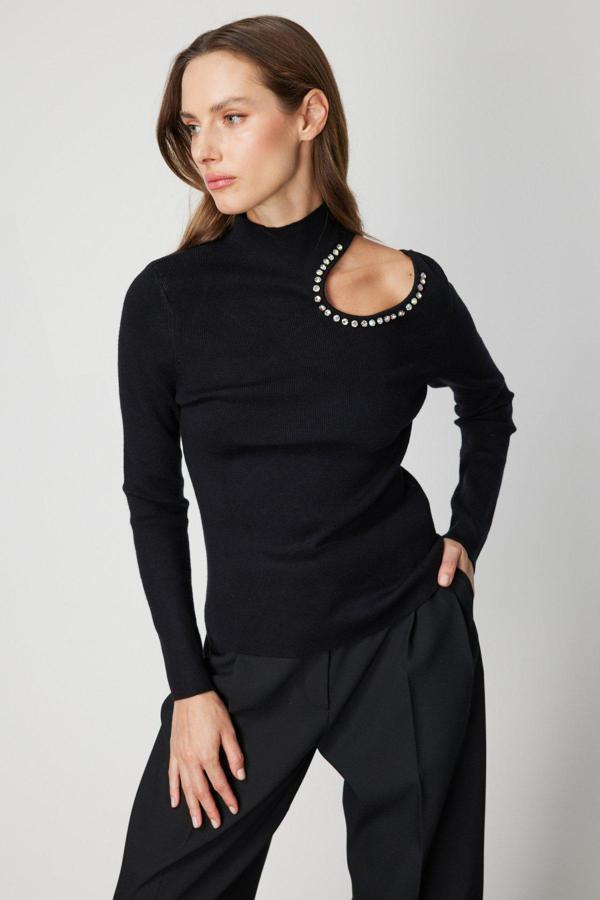 On Kadın Omzu Açık Taş Detaylı Triko Kazak 60309 Siyah - Image 1