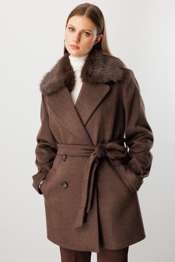 Ekol Kadın Büyük Beden Yakası Kürklü Kaban 6333 Kahverengi - Image 1