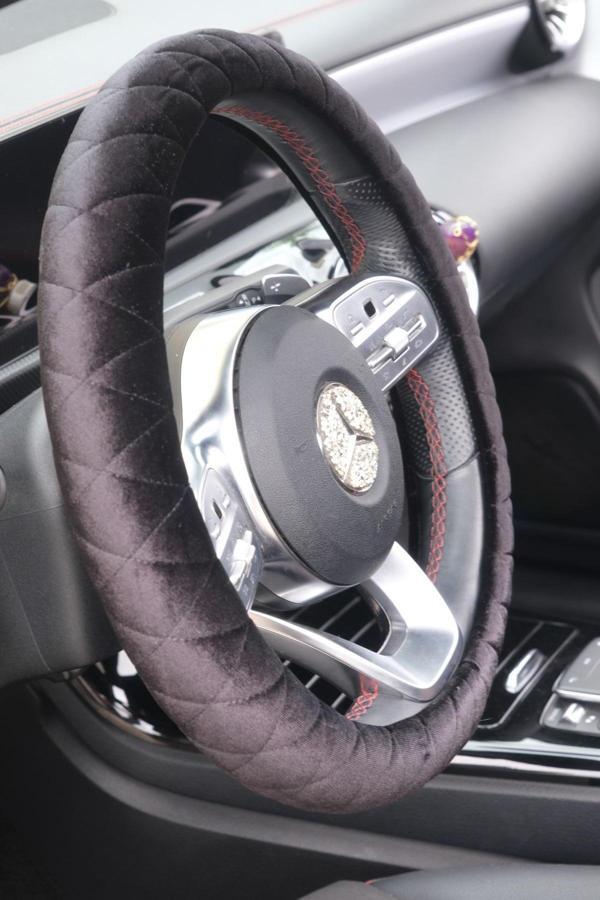 Tasarım Arabam Atike Elif Akın Siyah Kapitone Direksiyon Kılıfı - Image 1