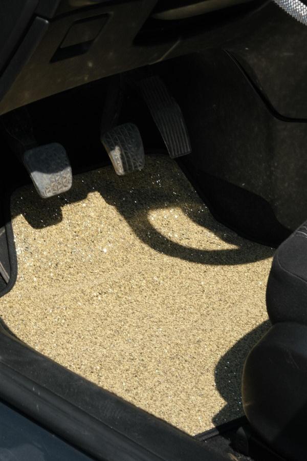 Tasarım Arabam Atike Elif Akın Gold Rengi Araba Içi Pullu Paspas Takımı - Image 1