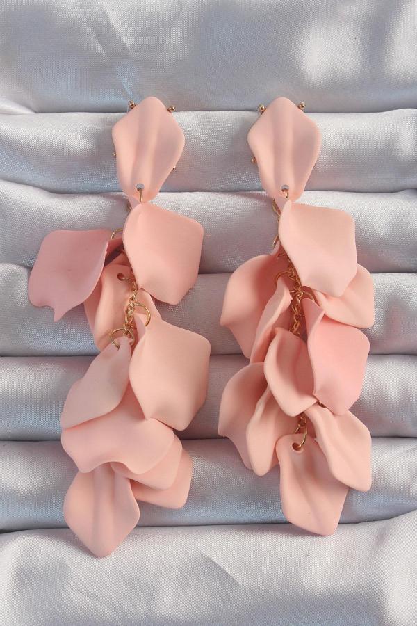 Pirinç Pudra Renk Sallantılı Yaprak Küpe - Image 1