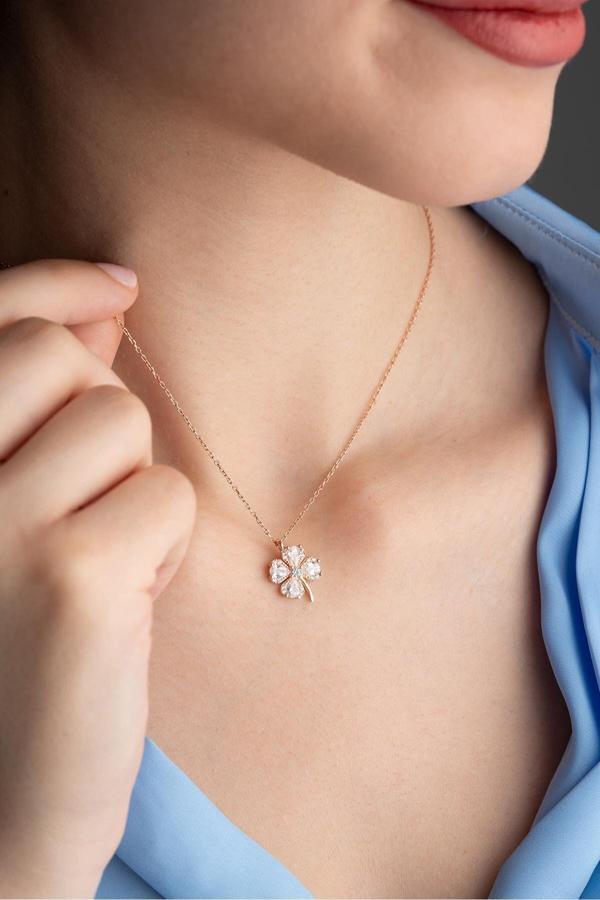 Karem Jewellery Beyaz Dört Yapraklı Şans Yoncası Rose Altın Kaplama Kadın Kolye - Image 1