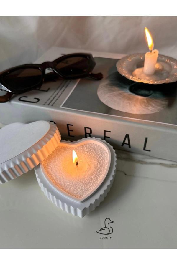 Kalp Görünümlü Kapaklı İnci Tozlu Mumluk - Image 1