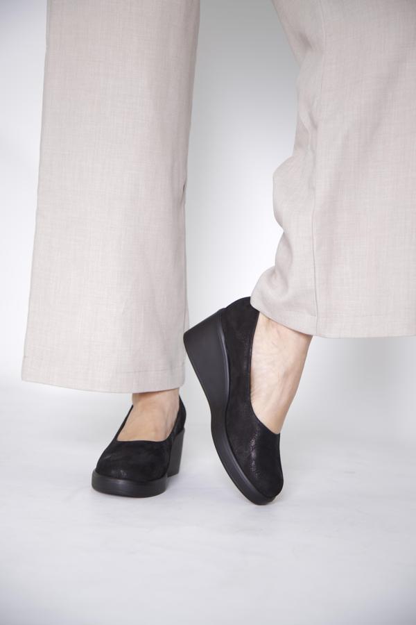 215451114-1 Kadın Topuklu Ayakkabı Siyah Deri Süet - Image 1