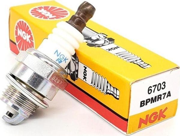 NGK - BPMR7A Ağaç Kesim Testere Bujisi - Image 1
