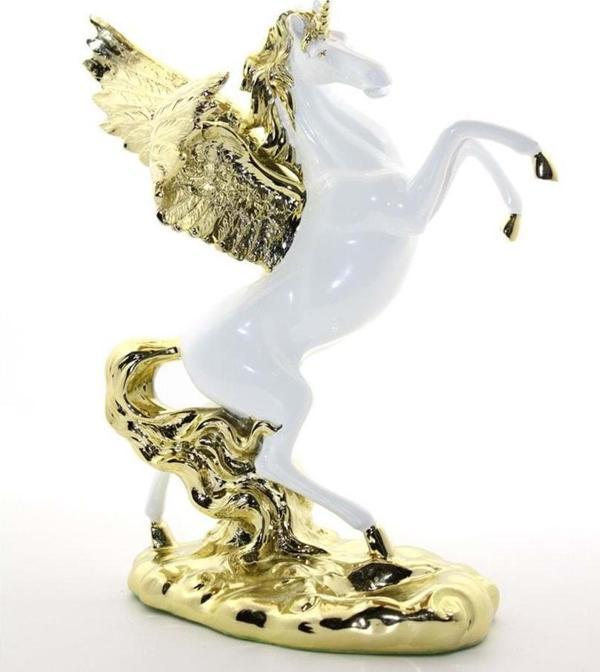 himarry Polyester Şahlanan Kanatlı At Figürü Biblo - Image 1