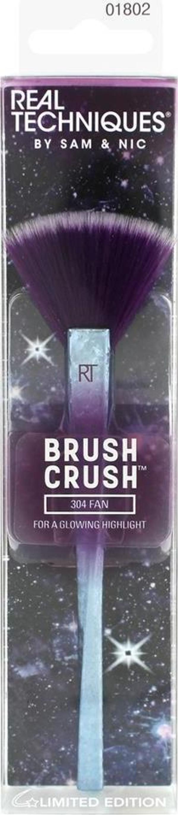 Real Techniques Aydınlatıcı Fırçası - Brush Crush 304 Fan - Image 1