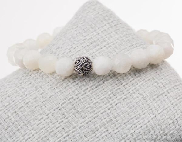 Taşta Moda Ay Taşı Faset Kesim Gümüş Bileklik-8 Mm - Image 1