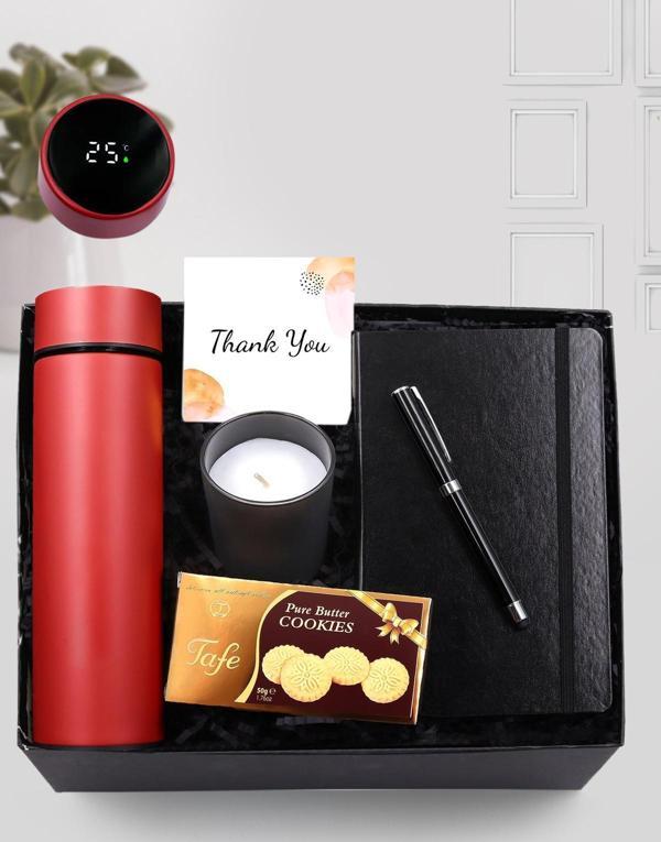 Trendmiya 500 Ml Kırmızı Dereceli Termos-Vanilya Bardak Mum-Siyah Defter-Siyah Touch Pen-Kurabiye Hediye Seti - Image 1