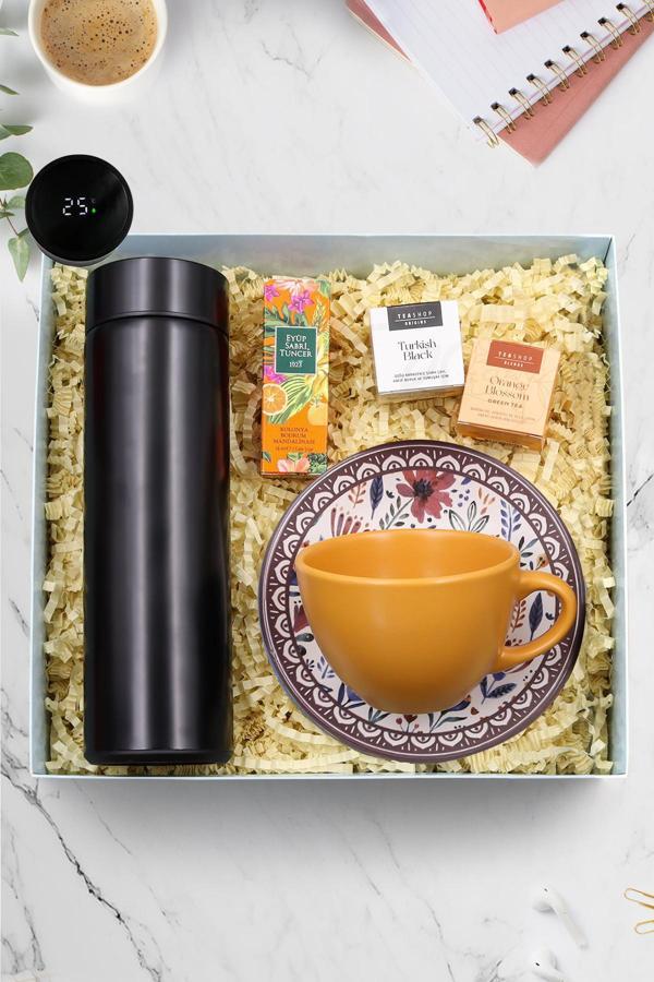 Trendmiya 500 Ml Siyah Dereceli Termos & 2'Li Teashop Bitki Çayı & Mini Kolonya & Fincan Hediye Seti - Image 1