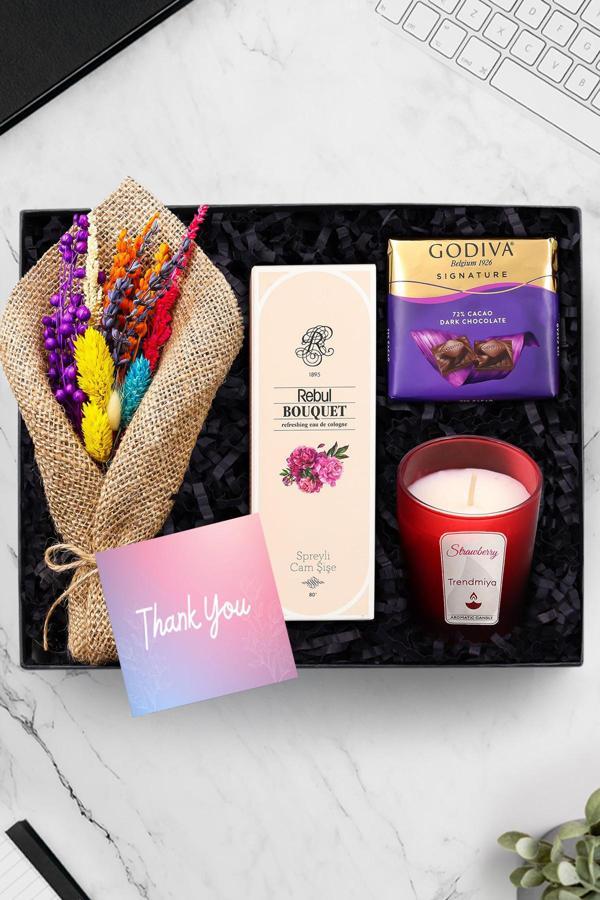Trendmiya Çiçek Buketi & Godiva Çikolata & Rebul Bouquet Kolonya & Çilek Kokulu Bardak Mum Hediye Seti - Image 1