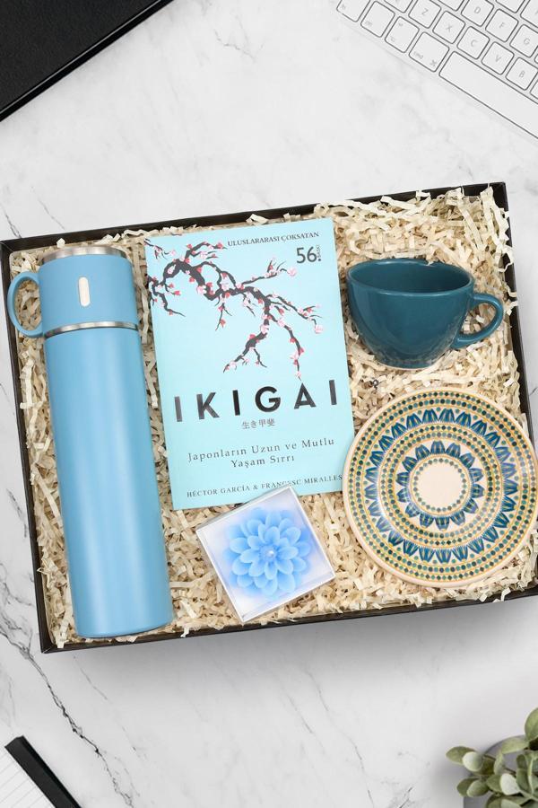 Trendmiya Ikigai Kitabı & Mavi Bardaklı Çelik Termos & Mum & Lacivert Çay Ve Kahve Fincanı Hediye Seti - Image 1