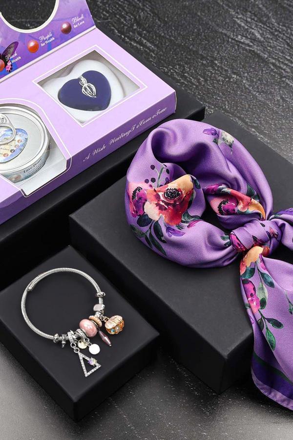 Trendmiya İstiridye İçinde Gerçek İnci Kolye & Gold Renk Charm Çelik Bileklik & Mor Çiçekli Fular Hediye Seti - Image 1